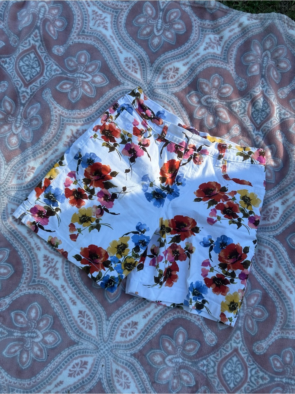 Women’s White Floral Print Shorts